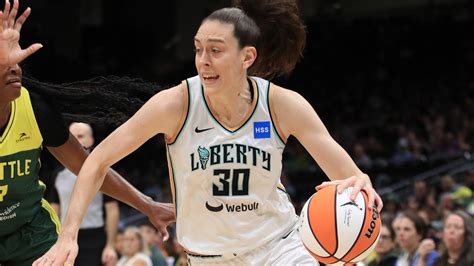 Breanna Stewart scores 20, Courtney Vandersloot adds 18 and 12 assists, Liberty beats Storm 81-66